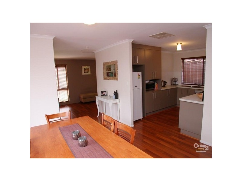 8 Baume Cct, Old Reynella SA 5161
