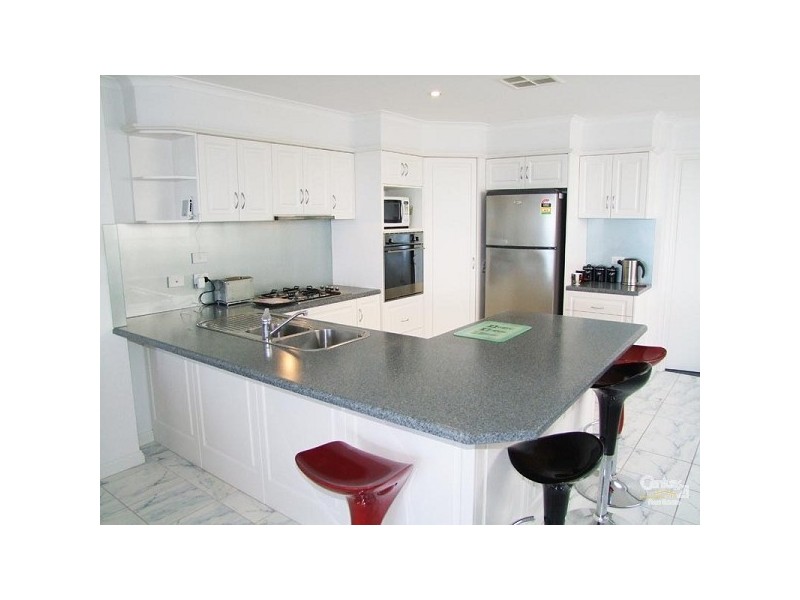 2C St Vincents Avenue, Hallett Cove SA 5158