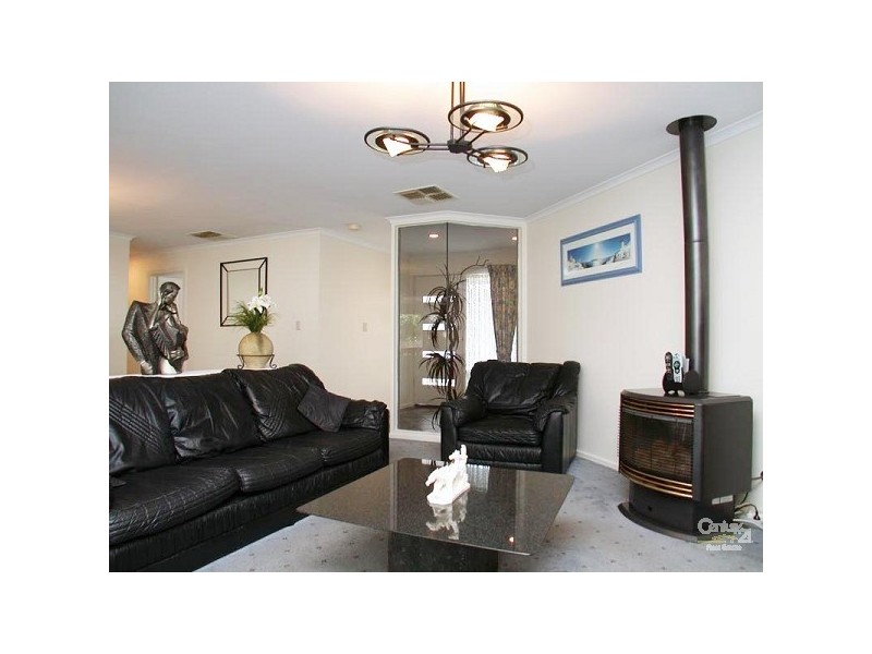 2 Hispano Drive, Woodcroft SA 5162