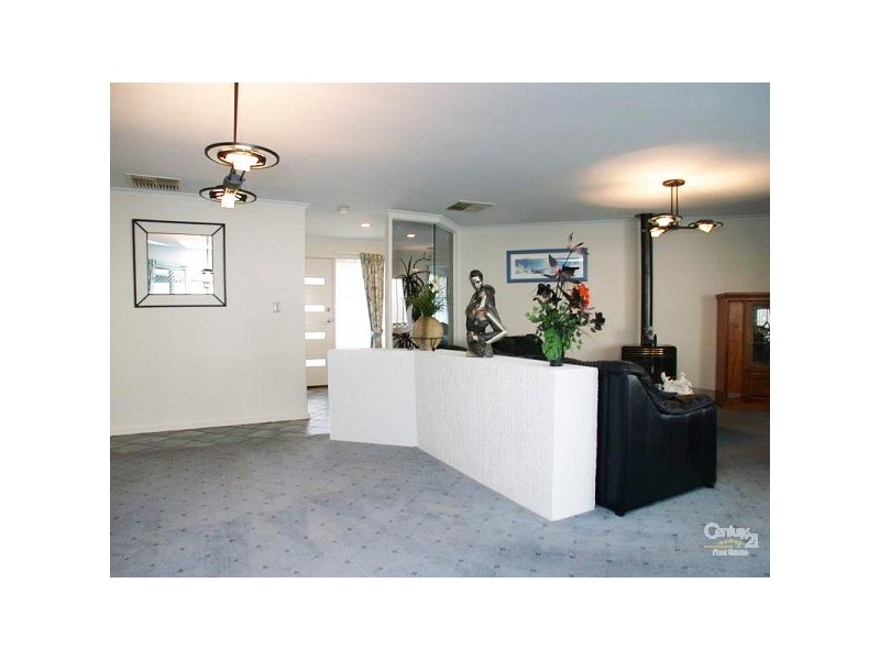 2 Hispano Drive, Woodcroft SA 5162