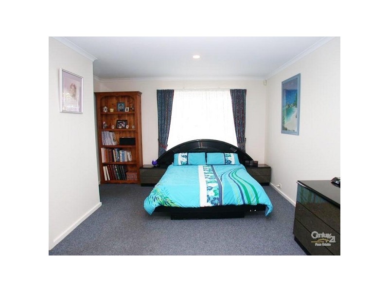 2 Hispano Drive, Woodcroft SA 5162