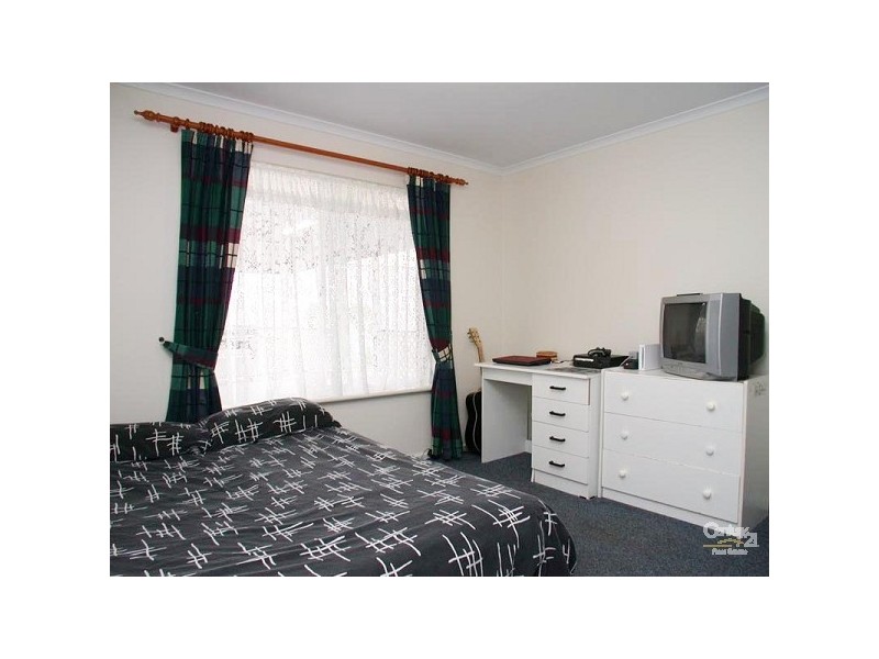 2 Hispano Drive, Woodcroft SA 5162