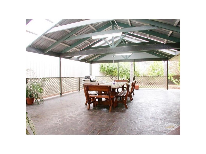 2 Hispano Drive, Woodcroft SA 5162