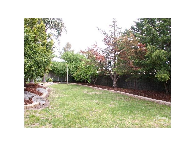 2 Hispano Drive, Woodcroft SA 5162