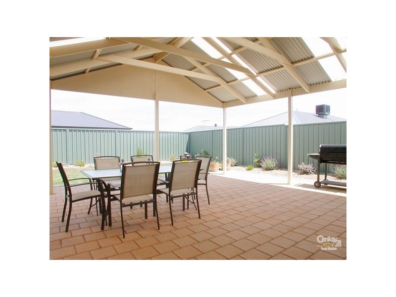 4 Ochre Drive, Aldinga Beach SA 5173