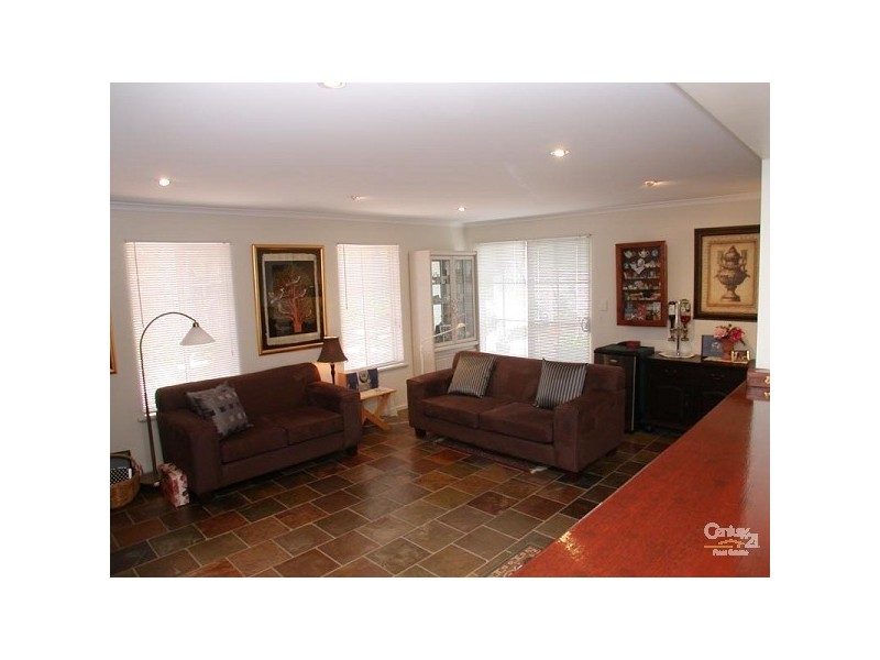 28 Lexcen Grove, Happy Valley SA 5159