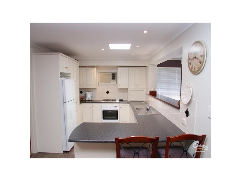 28 Lexcen Grove, Happy Valley SA 5159
