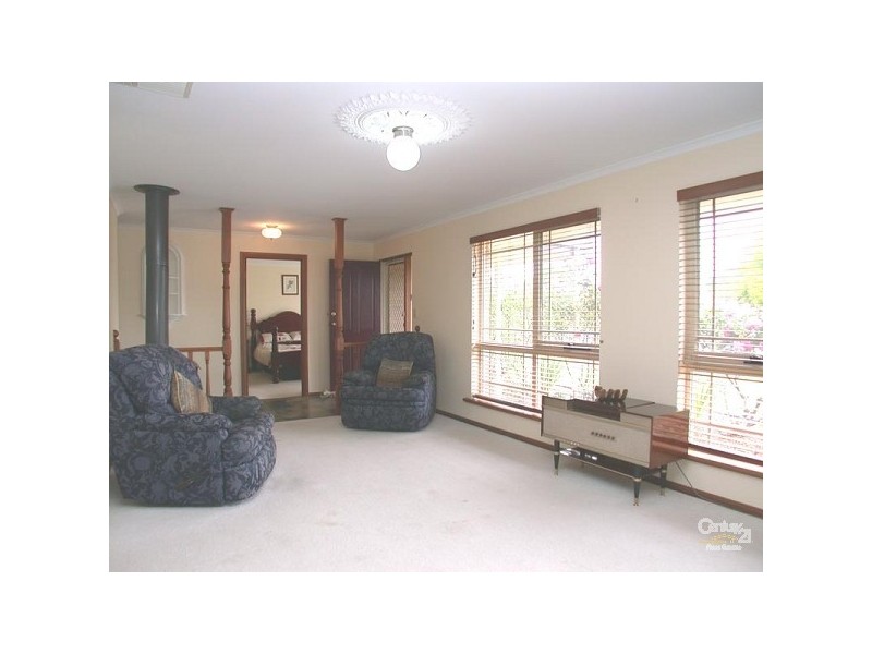 27 Siegersdorf Crescent, Old Reynella SA 5161