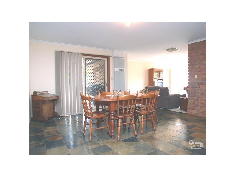 27 Siegersdorf Crescent, Old Reynella SA 5161