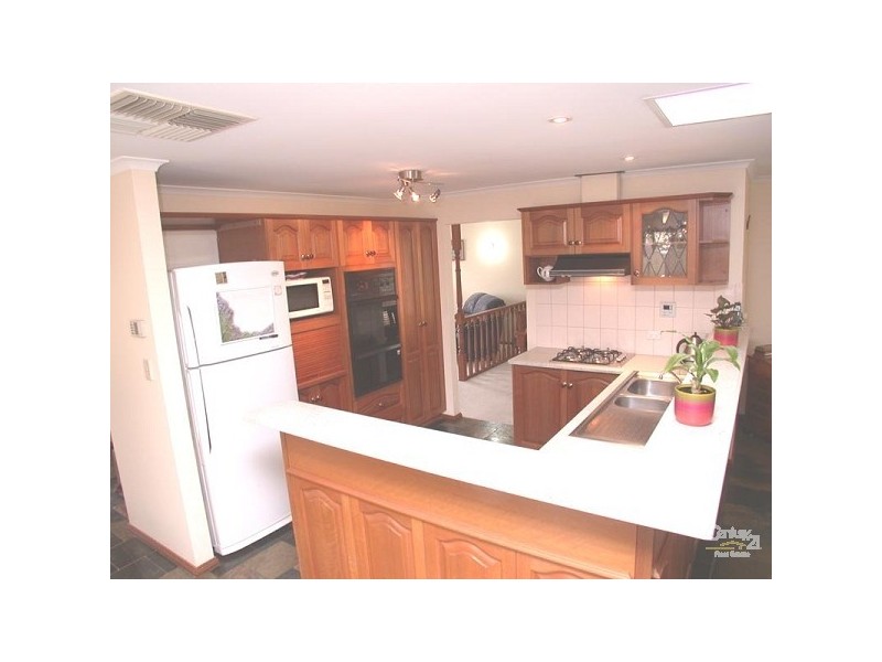 27 Siegersdorf Crescent, Old Reynella SA 5161