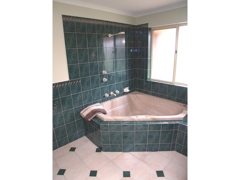 27 Siegersdorf Crescent, Old Reynella SA 5161