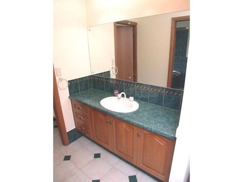 27 Siegersdorf Crescent, Old Reynella SA 5161