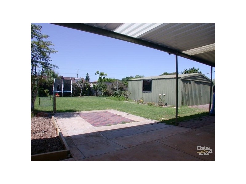 16 Weeroona Avenue, Port Noarlunga South SA 5167