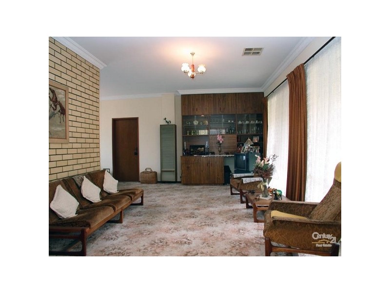 17 Gilbertson Avenue, Morphett Vale SA 5162