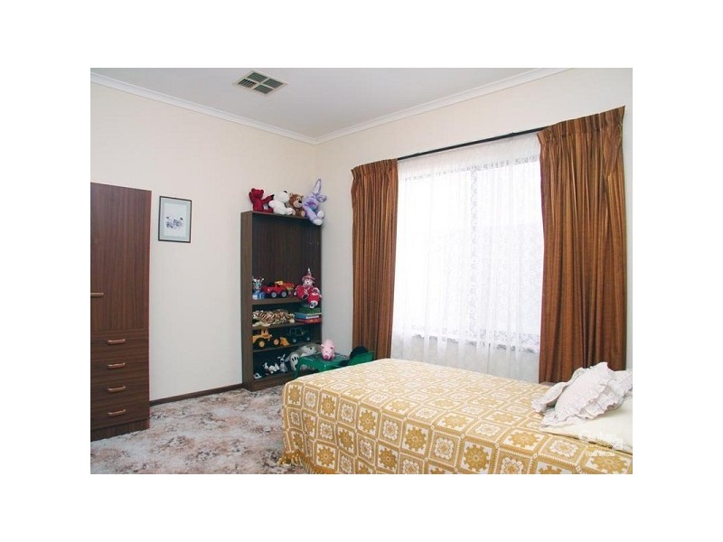 17 Gilbertson Avenue, Morphett Vale SA 5162