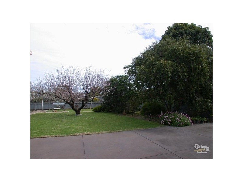 17 Gilbertson Avenue, Morphett Vale SA 5162