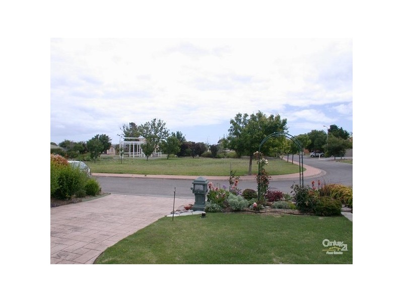 11A Windlass Square, Seaford Rise SA 5169