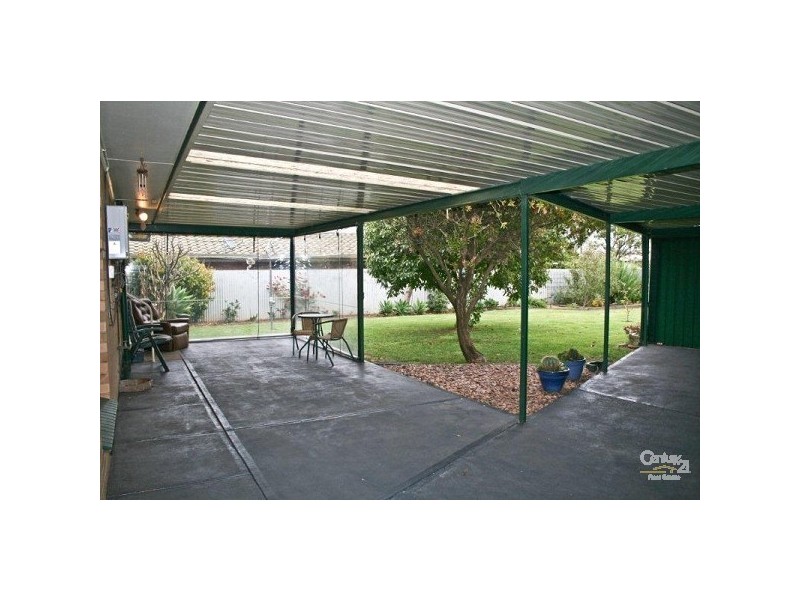 3 Leawarra Ave, Seaford SA 5169