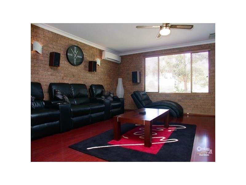 27 Peregrine Crescent, Christie Downs SA 5164