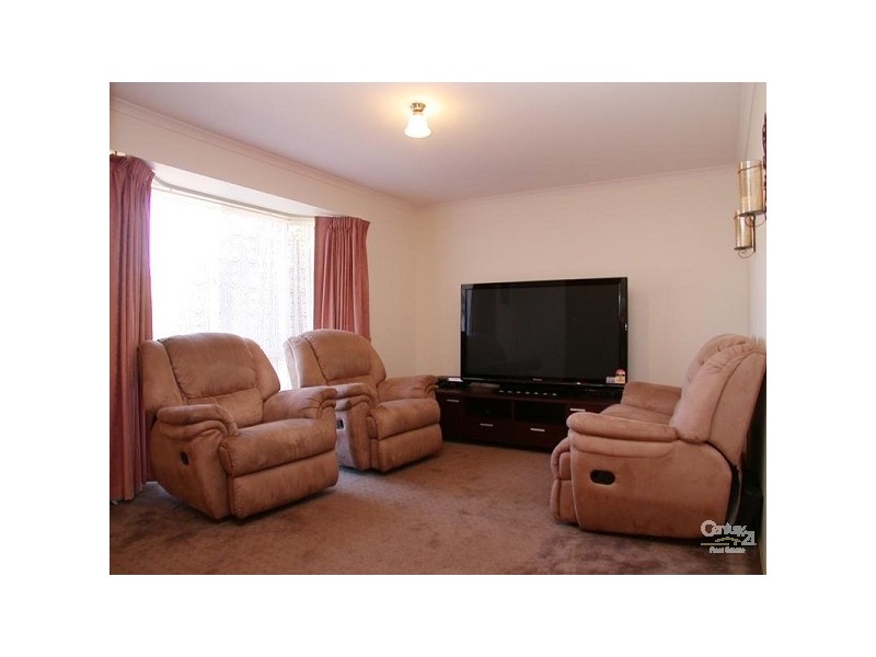 6 Bennett Close, Aberfoyle Park SA 5159