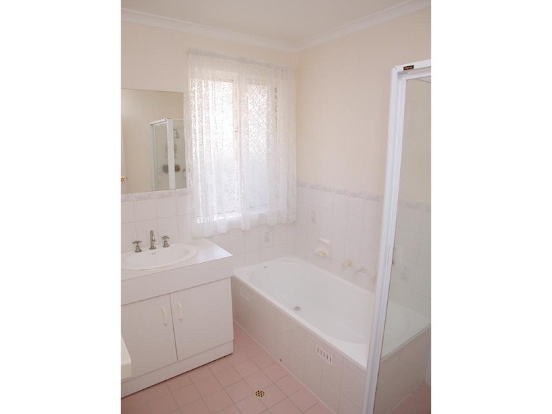 6 Bennett Close, Aberfoyle Park SA 5159