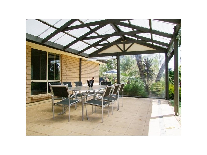 29 Dunalbyn Drive, Aberfoyle Park SA 5159