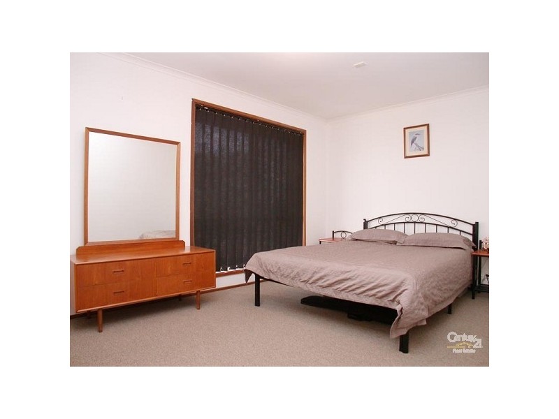 13 Barton Drive, Trott Park SA 5158