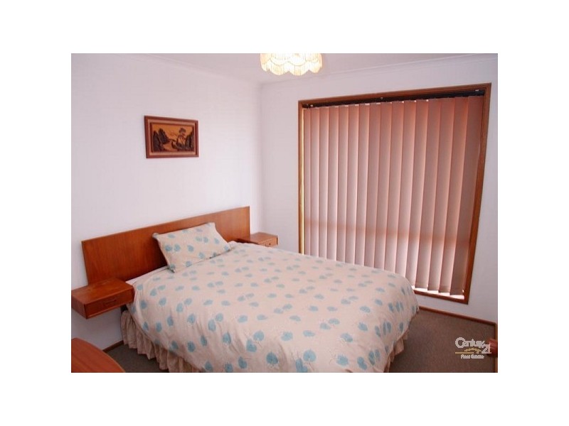 13 Barton Drive, Trott Park SA 5158