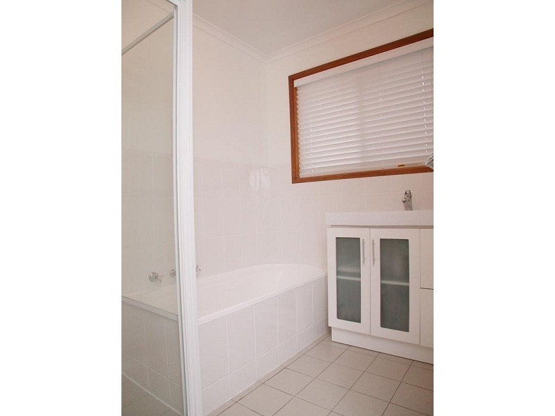 13 Barton Drive, Trott Park SA 5158