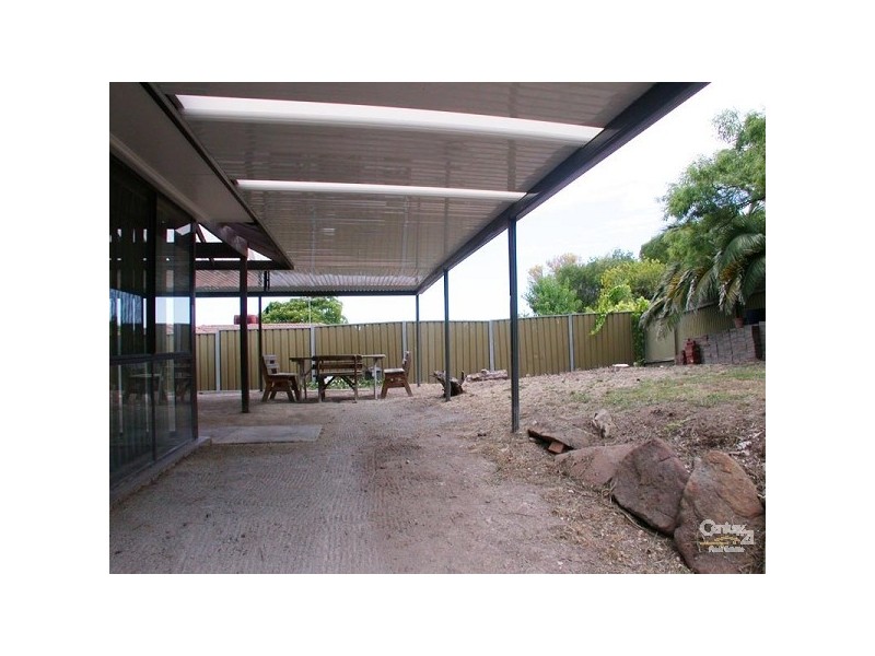 13 Barton Drive, Trott Park SA 5158