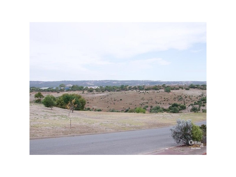 13 Barton Drive, Trott Park SA 5158