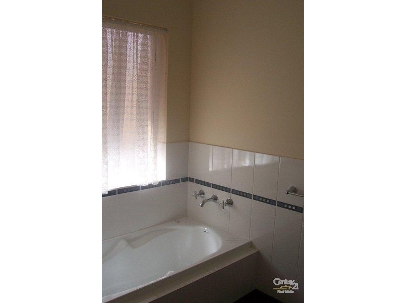 20 Antonio Street, Huntfield Heights SA 5163