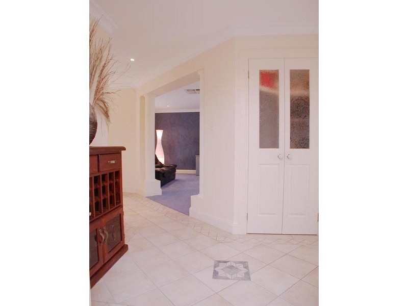 10 Caspian Court, Woodcroft SA 5162