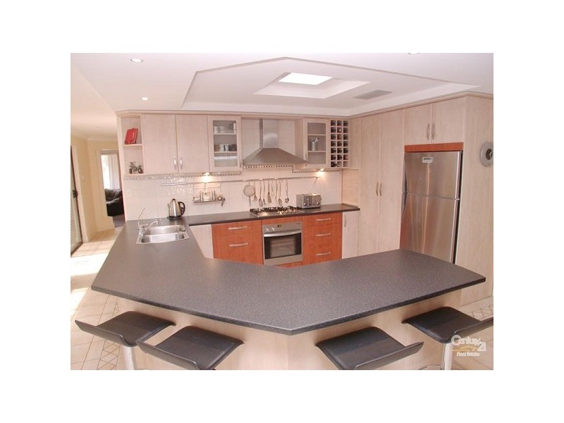 10 Caspian Court, Woodcroft SA 5162