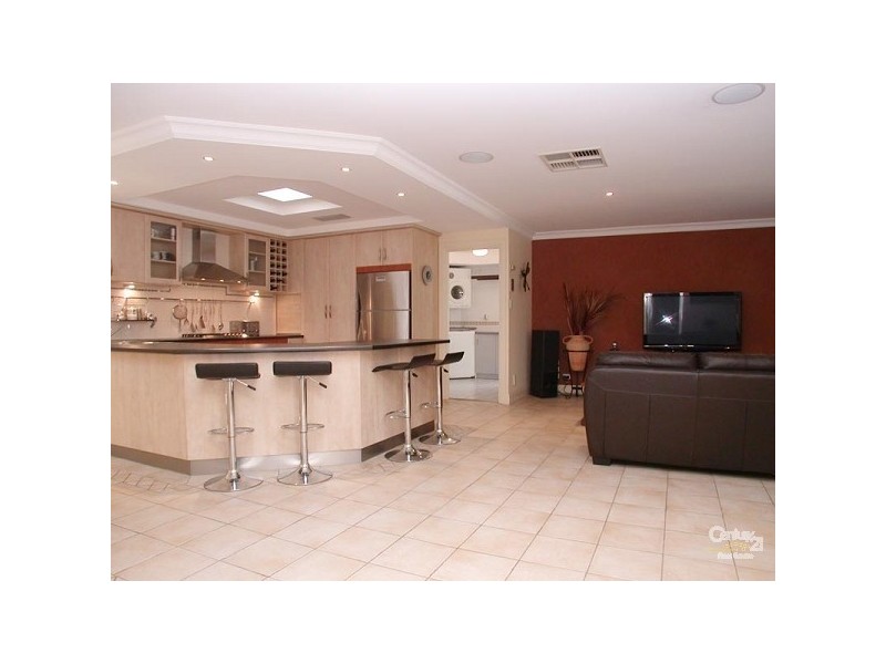 10 Caspian Court, Woodcroft SA 5162