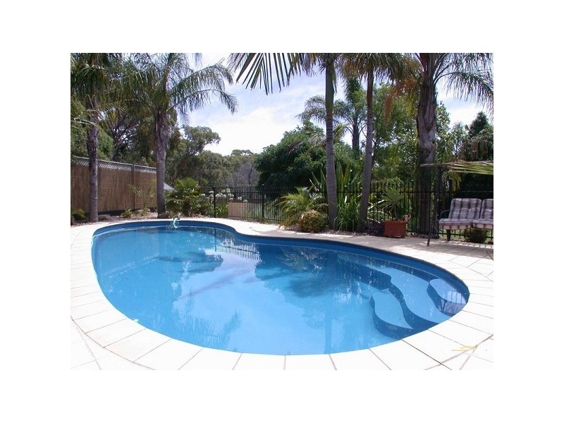 10 Caspian Court, Woodcroft SA 5162