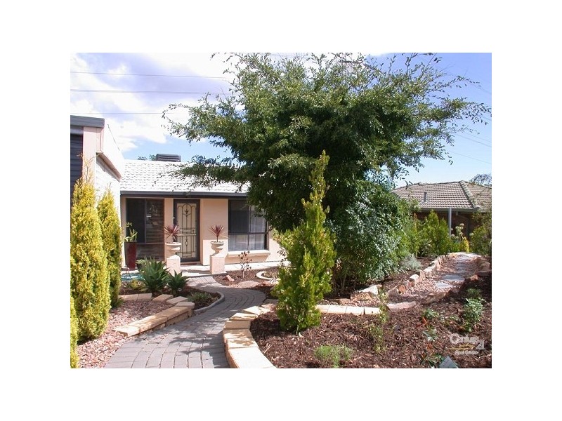 18 Torresan Crescent, Flagstaff Hill SA 5159