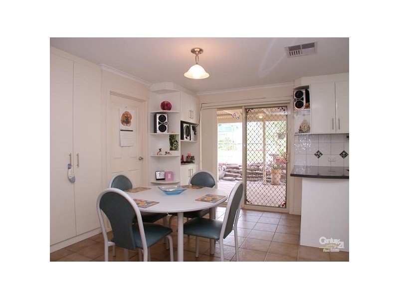 27 Scottsglade Road, Christie Downs SA 5164