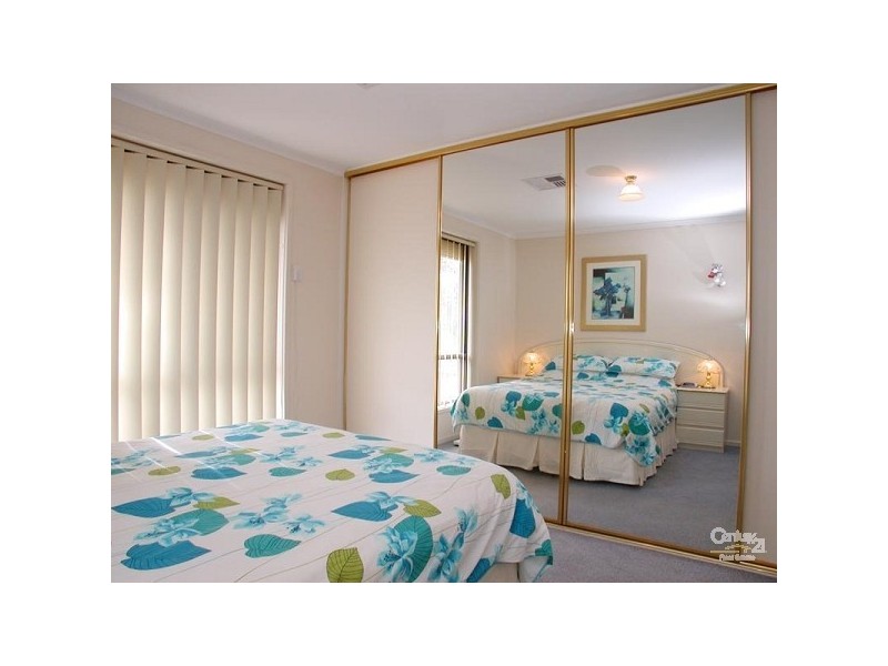 27 Scottsglade Road, Christie Downs SA 5164