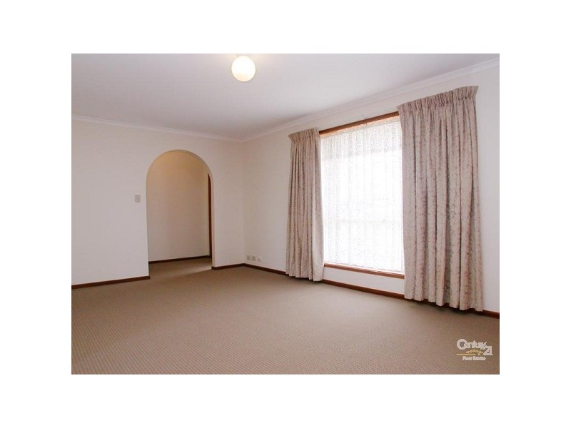 16 Sir James Hardy Way, Woodcroft SA 5162