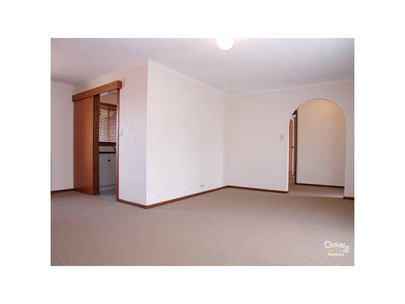 16 Sir James Hardy Way, Woodcroft SA 5162
