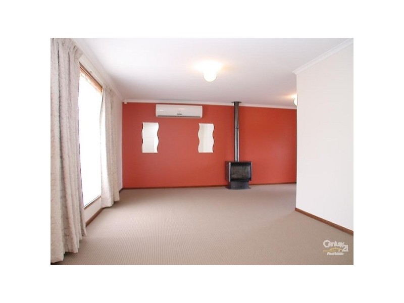 16 Sir James Hardy Way, Woodcroft SA 5162