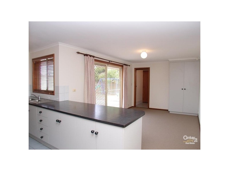 16 Sir James Hardy Way, Woodcroft SA 5162