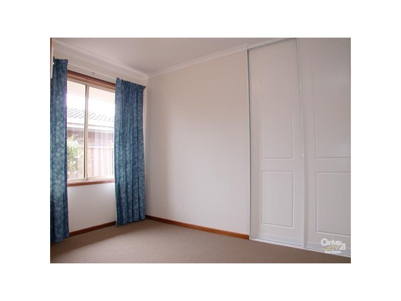 16 Sir James Hardy Way, Woodcroft SA 5162