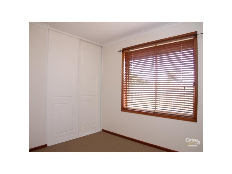 16 Sir James Hardy Way, Woodcroft SA 5162