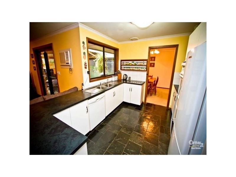 17 Genoa Court, Hallett Cove SA 5158