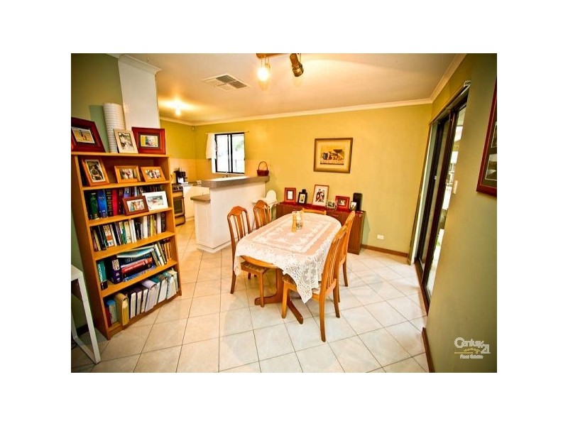 7 Raphael Crescent, Morphett Vale SA 5162