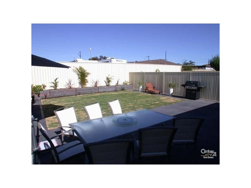 4 Robertson Road, Christies Beach SA 5165