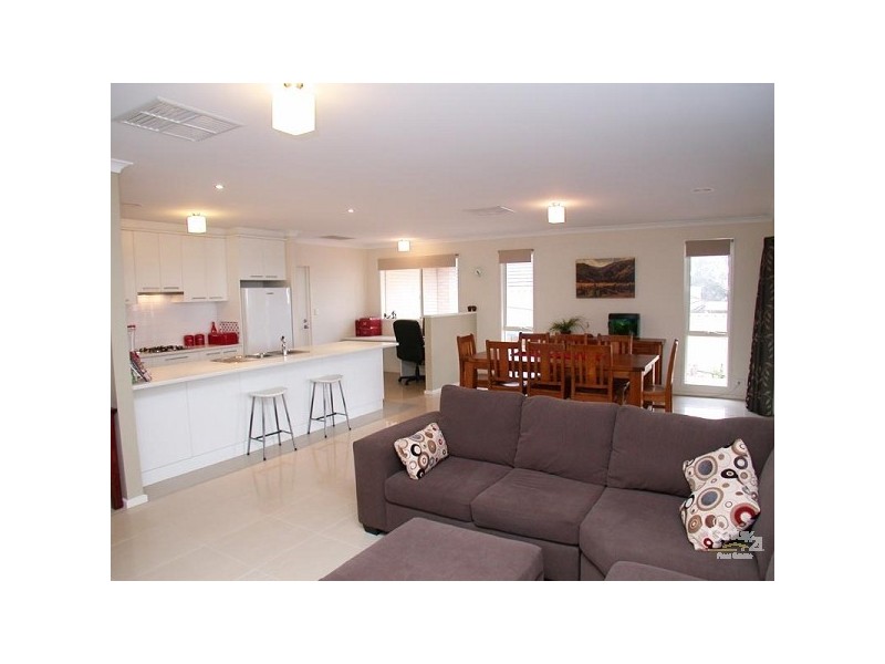 17 Charlson Rise, Happy Valley SA 5159