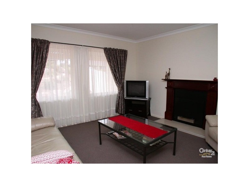 17 Charlson Rise, Happy Valley SA 5159